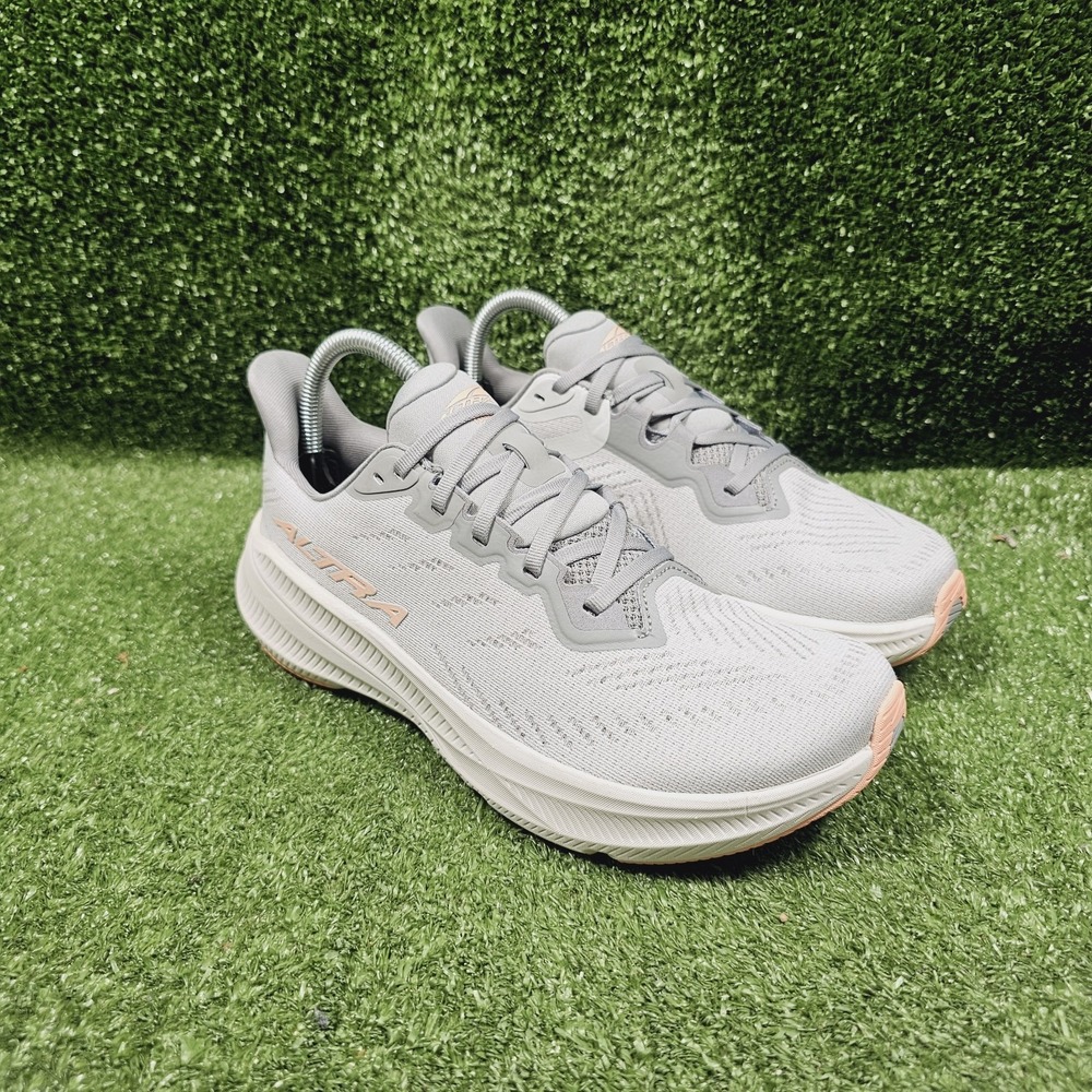 Altra Experience Flow 2 Light Grey Athletuc Running Sneakers Womens Size 9